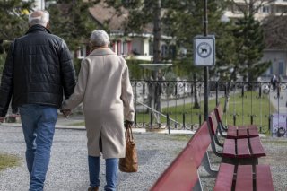 Pour près d'un tiers (31%), c'est la répartition rente et capital qui l'emporte. Et seul 16% des sondés déclarent vouloir percevoir la totalité de leur avoir de prévoyance sous la forme de capital. KEYSTONE/PETER SCHNEIDER